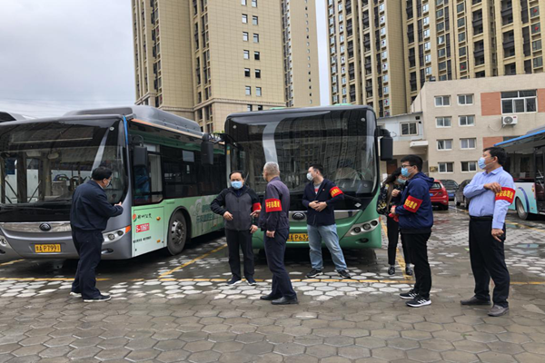 中共郑州赫喆文化传播有限公司党支部开展“疫情防控常态化，为公共交通助力”志愿服务实践活动